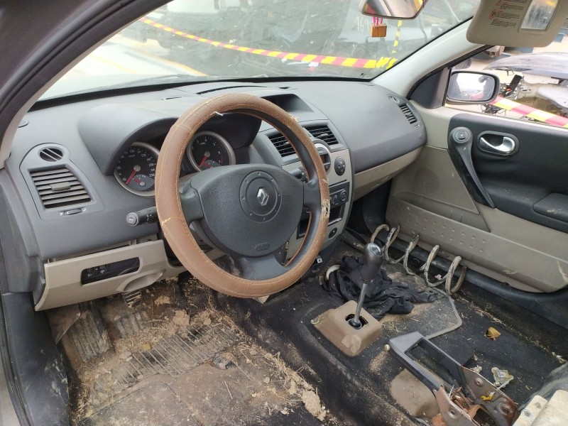 renault megane ii sedán (lm0/1_) del año 2004