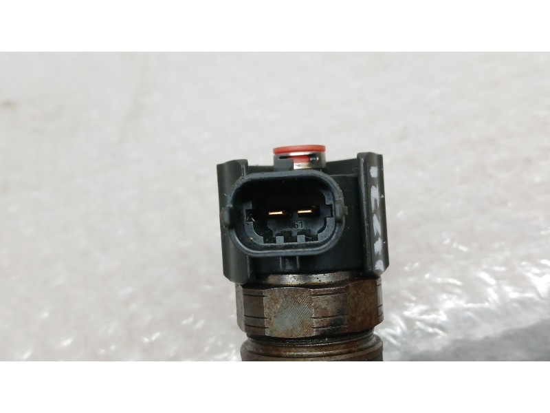 Recambio de inyector para hyundai i30 (fd) 1.6 crdi referencia OEM IAM 338002A400 BOSCH 0445110256