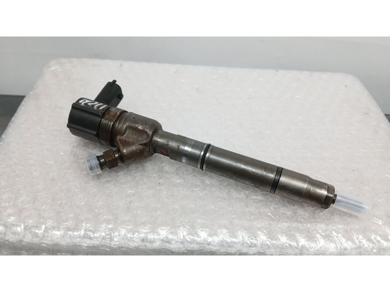 Recambio de inyector para hyundai i30 (fd) 1.6 crdi referencia OEM IAM 338002A400 BOSCH 0445110256