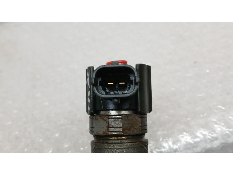 Recambio de inyector para hyundai i30 (fd) 1.6 crdi referencia OEM IAM 338002A400 BOSCH 0445110256