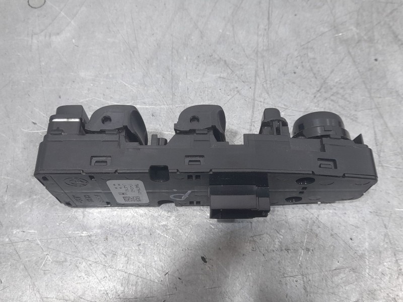 Recambio de mando elevalunas delantero izquierdo para bmw serie 1 lim. (f40) 118d referencia OEM IAM 794878401 C/MANDO RETROVISO
