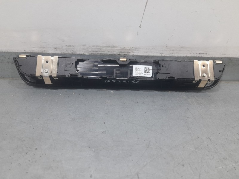 Recambio de mando radio para bmw serie 1 lim. (f40) 118d referencia OEM IAM 5A47C50  