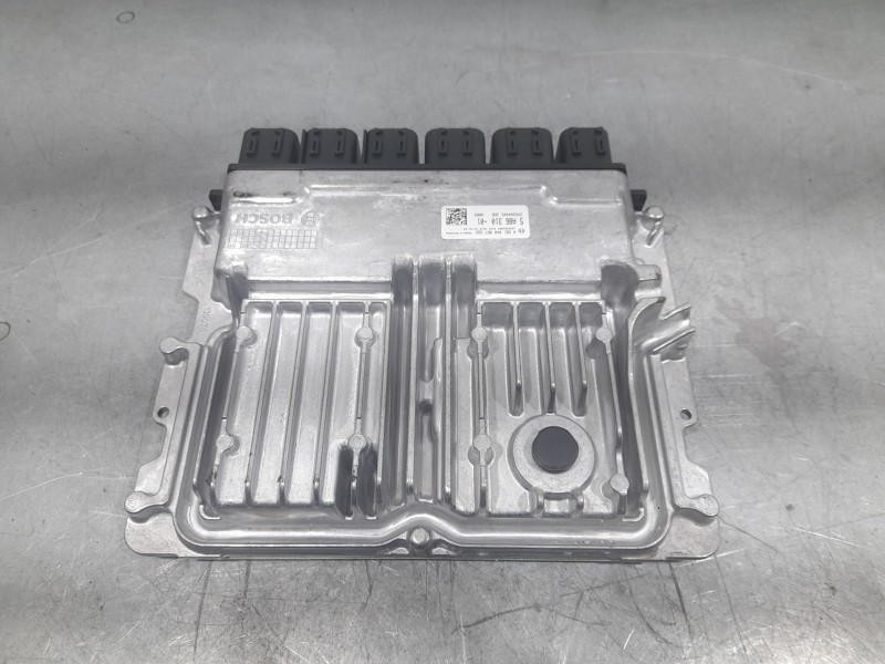 Recambio de centralita motor uce para bmw serie 1 lim. (f40) 118d referencia OEM IAM 5A86310 0281040067 BOSCH