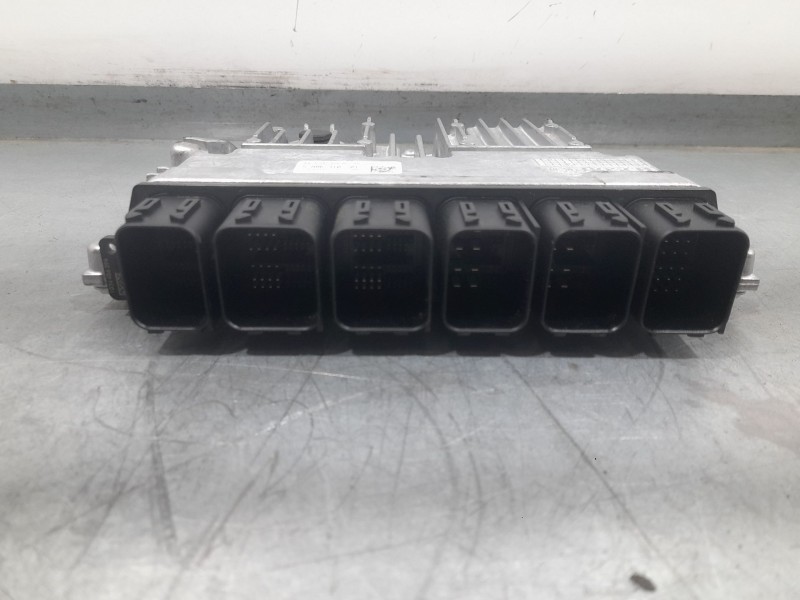 Recambio de centralita motor uce para bmw serie 1 lim. (f40) 118d referencia OEM IAM 5A86310 0281040067 BOSCH