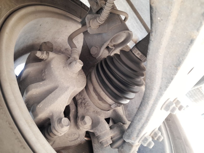 Recambio de mangueta delantera derecha para hyundai tucson (jm) 2.0 crdi referencia OEM IAM 517162E100  