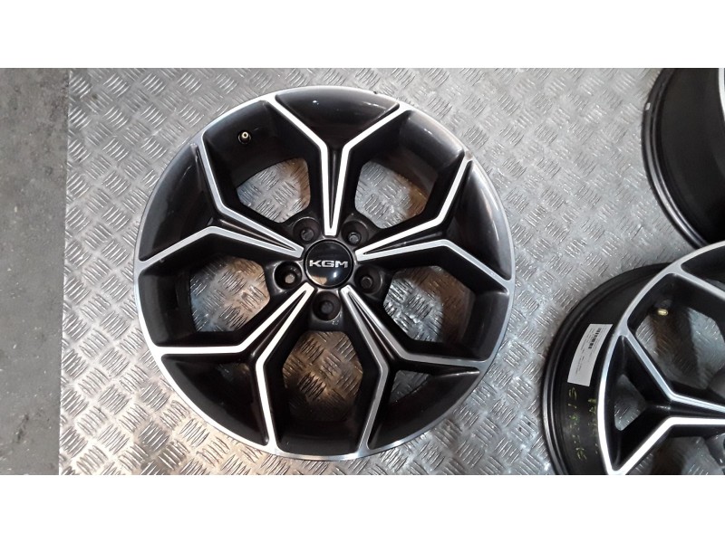 Recambio de juego llantas aluminio para kg mobility korando (c300) 1.5 referencia OEM IAM 7.5X18 5 TORN ET45.5 ROZADAS ALUMINIO