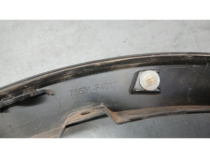 Recambio de aletin delantero derecho para toyota c-hr hybrid advance referencia OEM IAM   