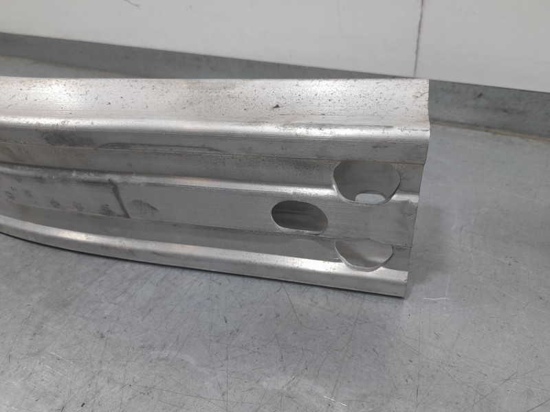 Recambio de refuerzo paragolpes delantero para toyota c-hr hybrid advance referencia OEM IAM 52131F4090 TRAVIESA 