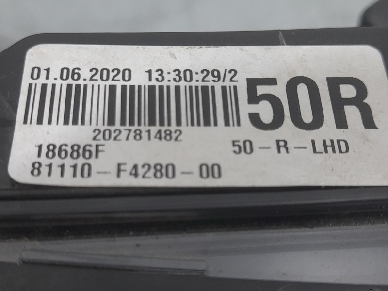 Recambio de faro derecho para toyota c-hr hybrid advance referencia OEM IAM 81110F4280  LED