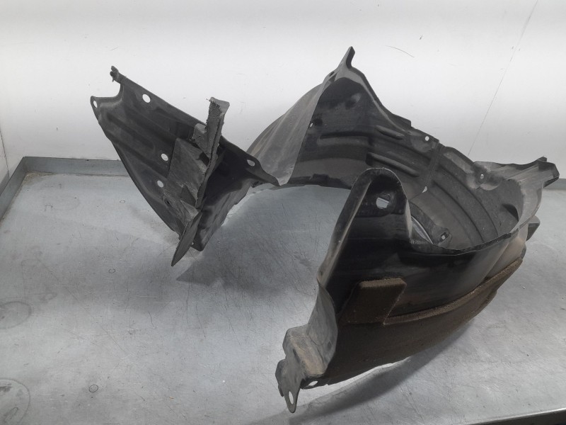 Recambio de plastico pase rueda del. dch. para toyota c-hr hybrid advance referencia OEM IAM 53875F4012 53851F4020 