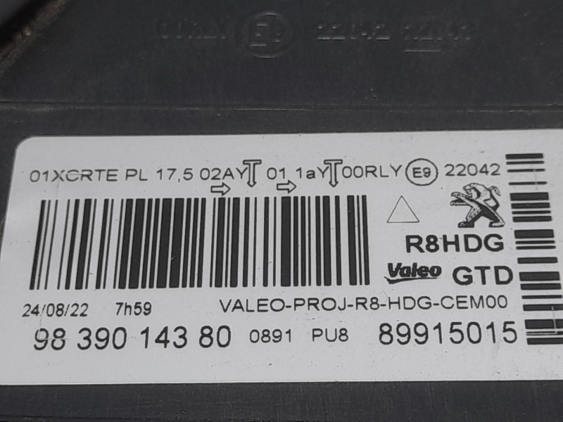 Recambio de faro izquierdo para peugeot 508 gt line referencia OEM IAM 9839014380 89915015 VALEO