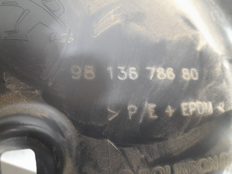 Recambio de plastico pase rueda del. dch. para peugeot 508 gt line referencia OEM IAM 9813678680  