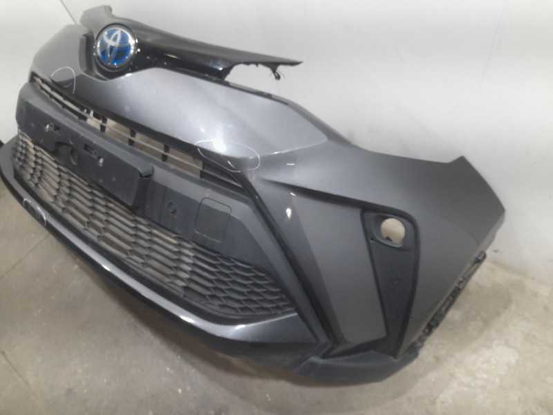 Recambio de paragolpes delantero para toyota c-hr hybrid advance referencia OEM IAM 52119F4910  