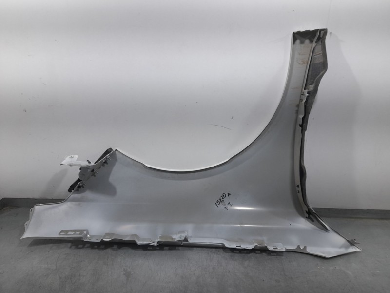 Recambio de aleta delantera izquierda para peugeot 508 gt line referencia OEM IAM 9816032680  