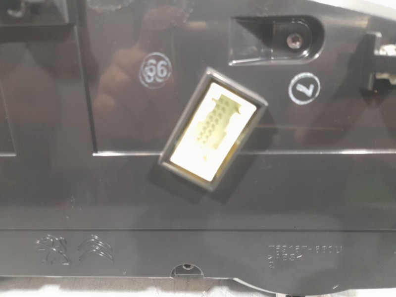 Recambio de cuadro instrumentos para opel crossland x / crossland (p17, p2qo) 1.5 turbo d (75) referencia OEM IAM 9831002180  