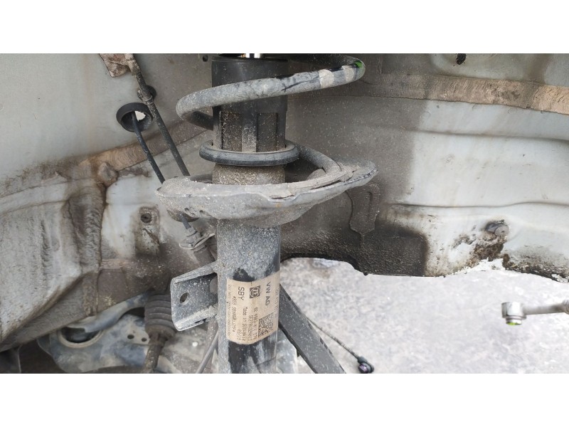 Recambio de amortiguador delantero derecho para seat ibiza v (kj1, kjg) 1.0 mpi referencia OEM IAM 2Q0413031AN  