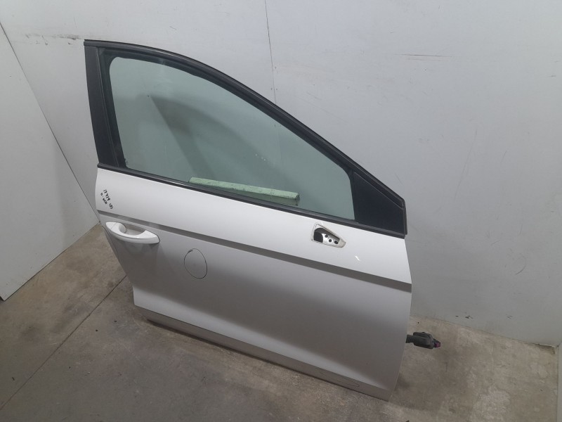 Recambio de puerta delantera derecha para seat ibiza v (kj1, kjg) 1.0 mpi referencia OEM IAM 6F0831052D  