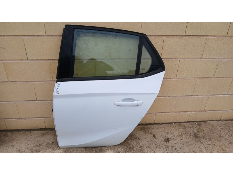 Recambio de puerta trasera derecha para opel corsa f gs referencia OEM IAM   DOBLADA