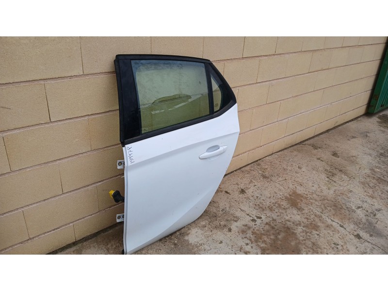 Recambio de puerta trasera derecha para opel corsa f gs referencia OEM IAM   DOBLADA