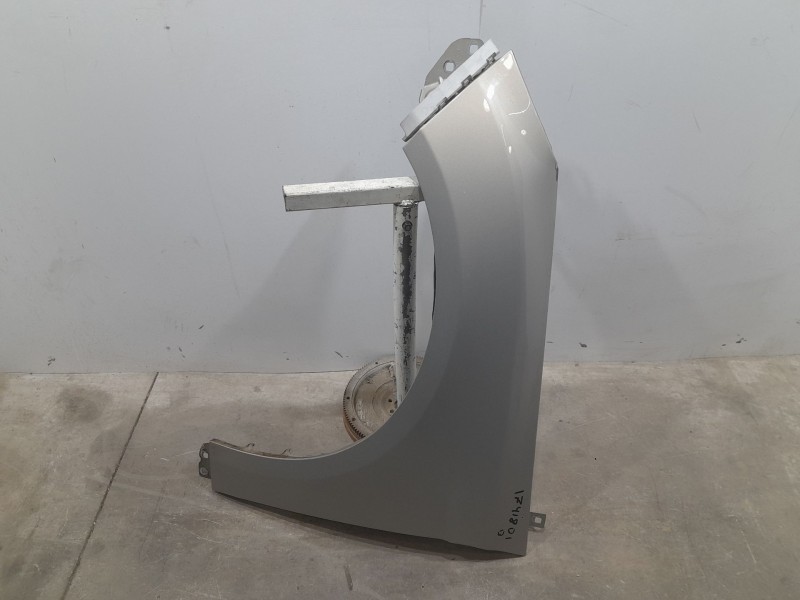 Recambio de aleta delantera izquierda para ford focus iii 1.0 ecoboost referencia OEM IAM 2171304 TOCADA 