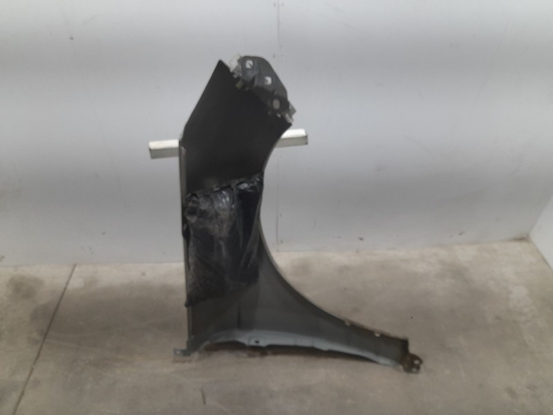 Recambio de aleta delantera izquierda para ford focus iii 1.0 ecoboost referencia OEM IAM 2171304 TOCADA 