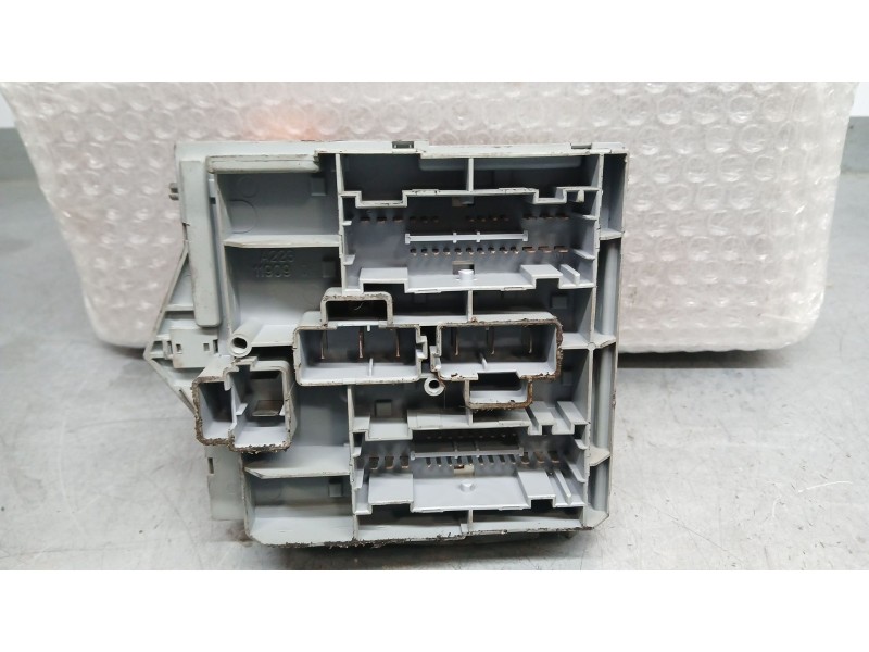 Recambio de caja reles / fusibles para fiat bravo ii (198_) 1.9 d multijet (198axc1b) referencia OEM IAM 51775688  