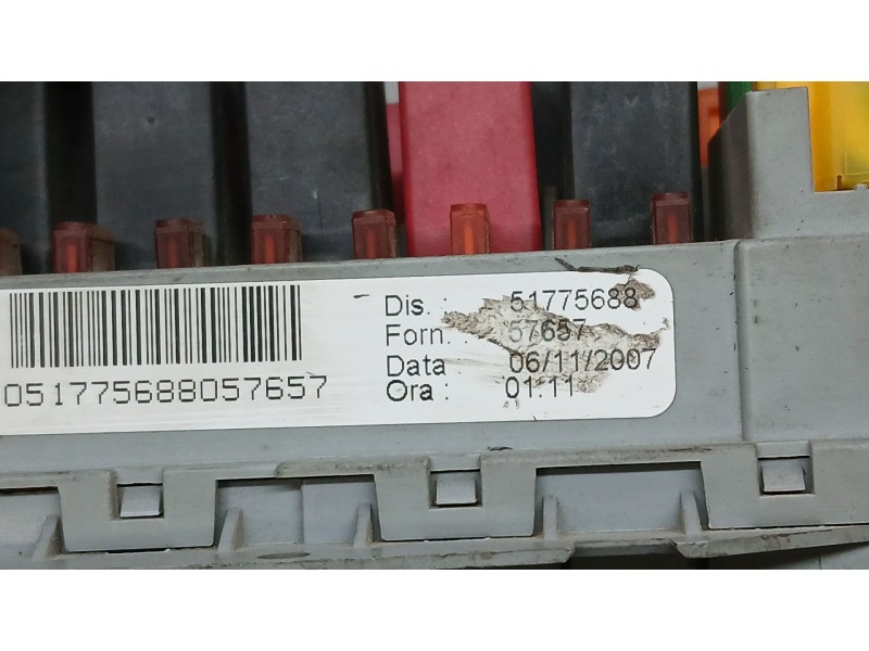 Recambio de caja reles / fusibles para fiat bravo ii (198_) 1.9 d multijet (198axc1b) referencia OEM IAM 51775688  