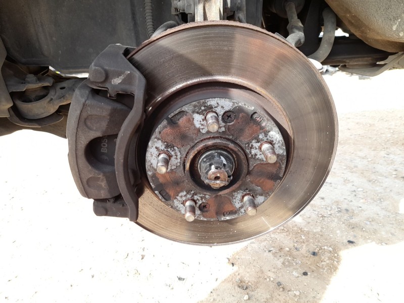 Recambio de mangueta delantera izquierda para hyundai tucson (jm) 2.0 crdi referencia OEM IAM 517002E960  