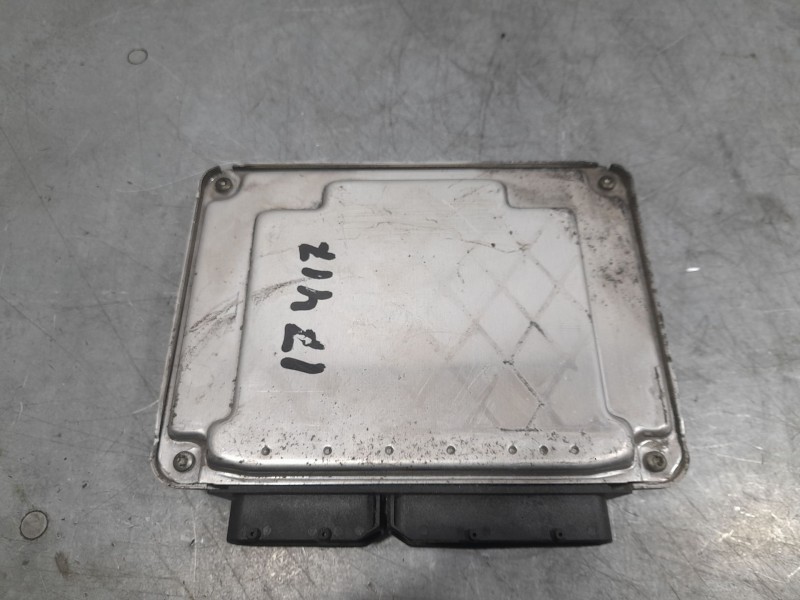 Recambio de centralita motor uce para seat ibiza iii (6l1) 1.9 tdi referencia OEM IAM 038906019LA 0281011217 BOSCH