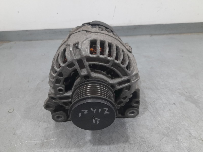 Recambio de alternador para seat ibiza iii (6l1) 1.9 tdi referencia OEM IAM 038903023L 124325001 BOSCH