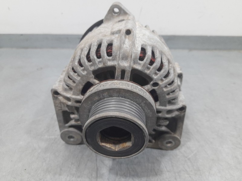 Recambio de alternador para renault megane ii sedán (lm0/1_) 1.4 referencia OEM IAM 8200100907 2542664D VALEO