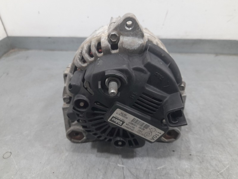 Recambio de alternador para renault megane ii sedán (lm0/1_) 1.4 referencia OEM IAM 8200100907 2542664D VALEO