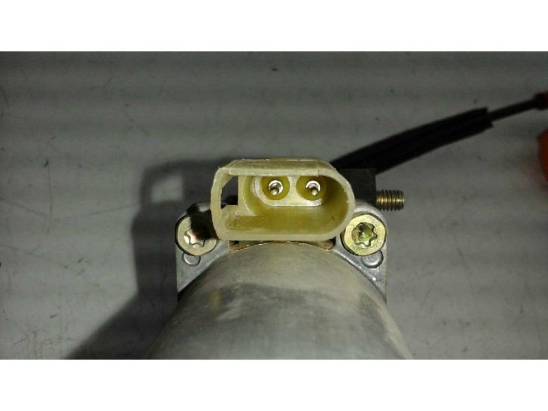 Recambio de elevalunas delantero derecho para ford courier referencia OEM IAM  2 PINS ELECTRICO