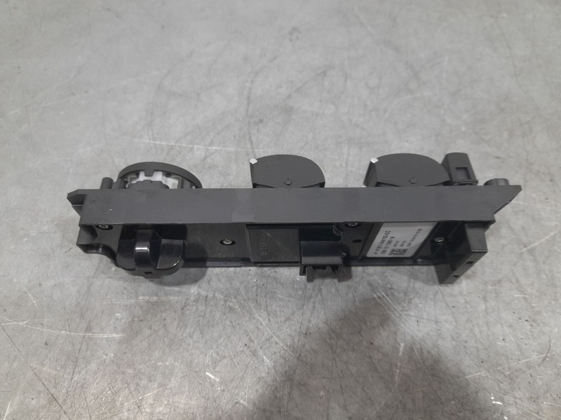 Recambio de mando elevalunas delantero izquierdo para ford focus iii 1.0 ecoboost referencia OEM IAM F1ET14A132CC C/MANDO RETROV