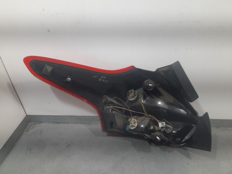 Recambio de piloto trasero derecho para ford focus iii 1.0 ecoboost referencia OEM IAM F1EB13404CF  