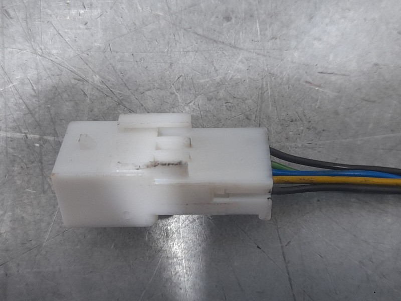 Recambio de retrovisor izquierdo para dacia duster (hs_) 1.5 dci referencia OEM IAM 963027883R  