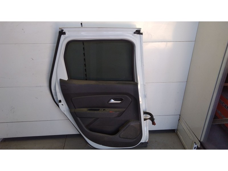Recambio de puerta trasera izquierda para dacia duster ii prestige referencia OEM IAM 821013507R  TOCADA