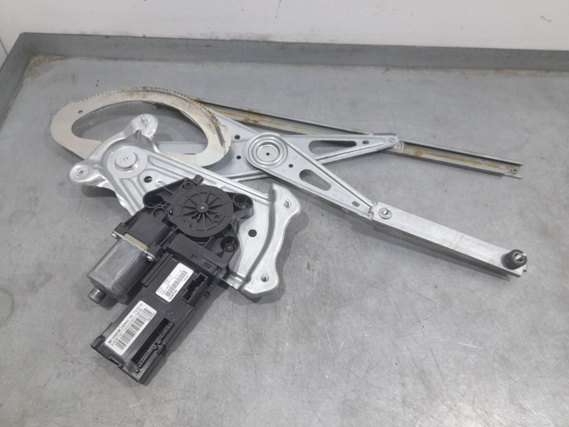 Recambio de elevalunas delantero izquierdo para renault fluence (l3_) 1.5 dci (l30b) referencia OEM IAM 807210014R  