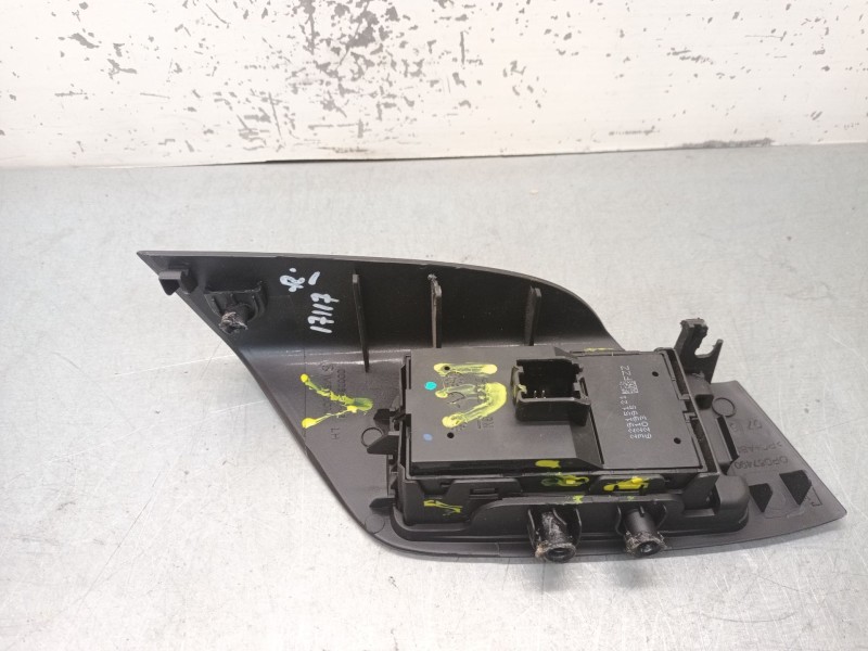 Recambio de mando elevalunas delantero izquierdo para opel insignia a sports tourer (g09) 1.6 cdti (35) referencia OEM IAM 22915