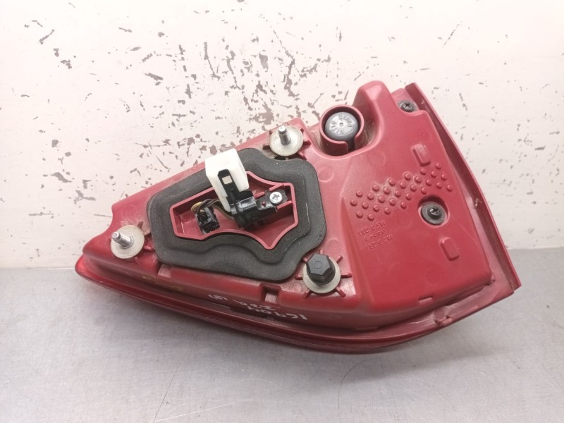 Recambio de piloto trasero izquierdo interior para kia stonic (yb) 1.0 t-gdi referencia OEM IAM 92403H8500  