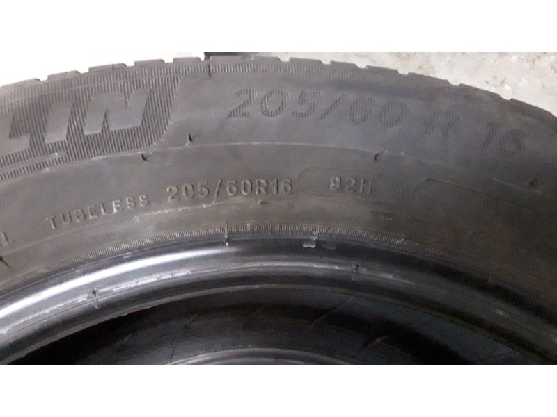 Recambio de neumatico pareja para neumaticos reutilizados - referencia OEM IAM 205601692H MICHELIN 205/60/16/92H
