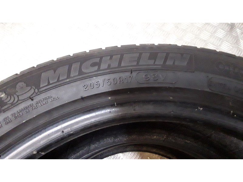 Recambio de neumatico pareja para neumaticos reutilizados - referencia OEM IAM 205501793V MICHELIN 205/50/17/93V