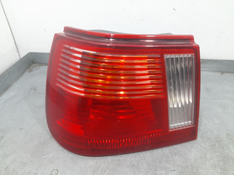 Recambio de piloto trasero izquierdo para seat ibiza ii (6k1) 1.4 i referencia OEM IAM 6K6945257C  