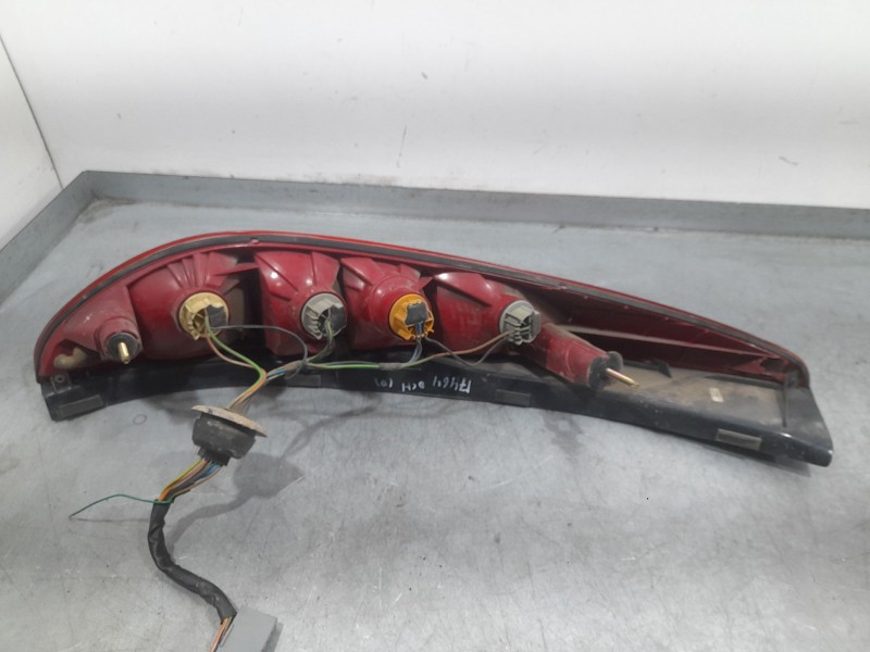 Recambio de piloto trasero derecho para ford mondeo iii turnier (bwy) 2.0 tdci referencia OEM IAM 1S7113404C  