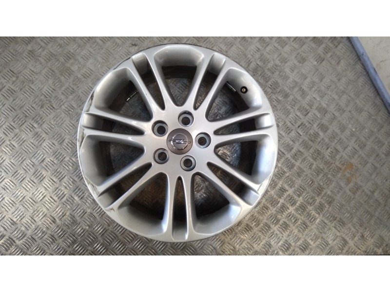 Recambio de llanta para opel insignia berlina edition referencia OEM IAM 8X18 5 TORN ET42 ALUMINIO 