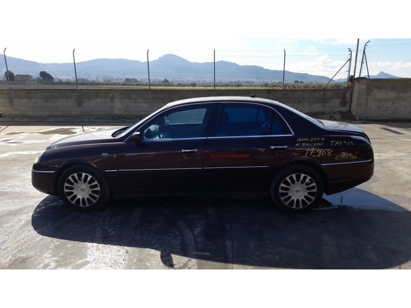 lancia thesis (841_) del año 2003