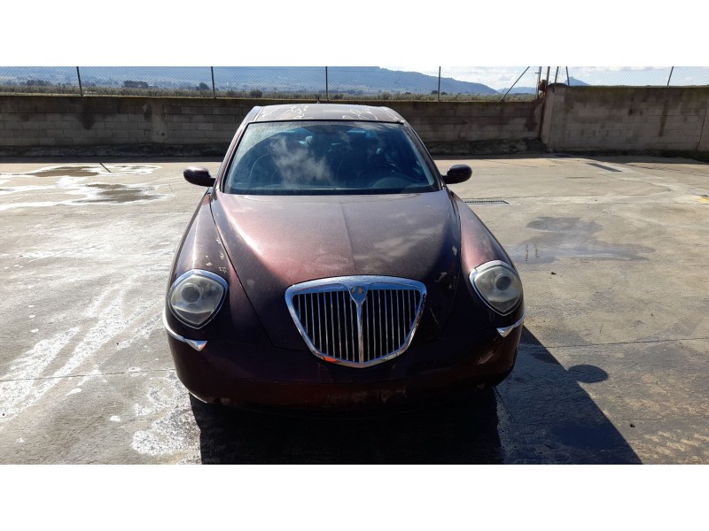 lancia thesis (841_) del año 2003