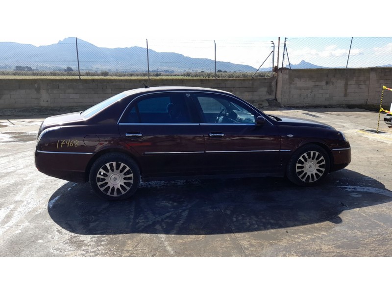 lancia thesis (841_) del año 2003