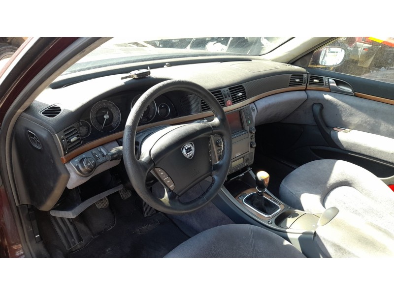 lancia thesis (841_) del año 2003