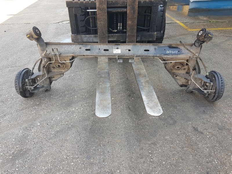 Recambio de puente trasero para dacia sandero iii 1.0 tce 100 eco-g referencia OEM IAM 555012504R TAMBOR C/ABS Y 4 TORNILLOS 